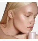 Зволожуючий хайлайтер-молочко для обличчя Rhode — відтінок 01 Pearly Pink
